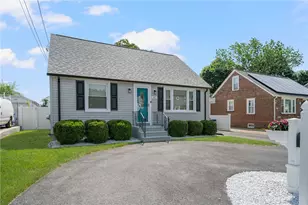 45 Burnett St, Johnston, RI 02919 - Photo 2