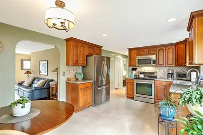 8 Halsey Street, North Providence, RI 02911 - Photo 10