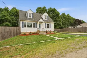 53 Benoit St, Coventry, RI 02816 - Photo 2