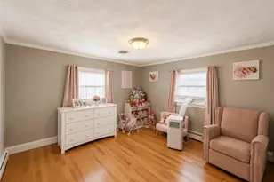 31 Foster St, Pawtucket, RI 02861 - Photo 4