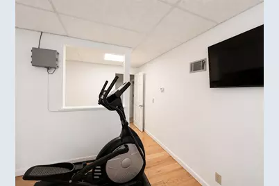 31 Foster Street, Pawtucket, RI 02861 - Photo 12