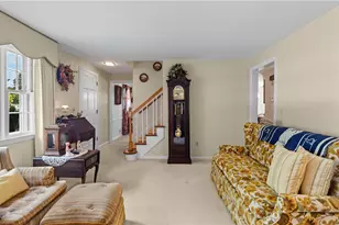 32 Short Rd, North Kingstown, RI 02852 - Photo 10