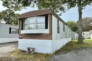 836 Forest Park Ave, Middletown, RI 02842 - Photo 2
