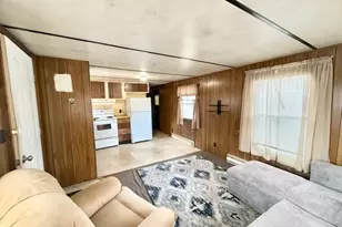 836 Forest Park Ave, Middletown, RI 02842 - Photo 8