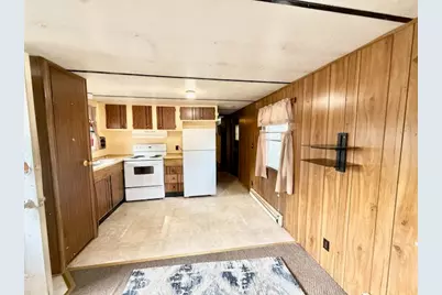 836 Forest Park Avenue, Middletown, RI 02842 - Photo 6