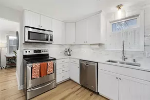 208 Marlborough St, East Greenwich, RI 02818 - Photo 10