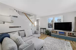 208 Marlborough St, East Greenwich, RI 02818 - Photo 8