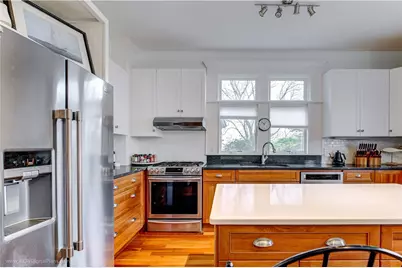 569 Spring Street #2, Newport, RI 02840 - Photo 6
