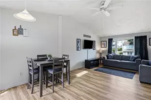 25 Oakridge Ct, Warwick, RI 02886 - Photo 8