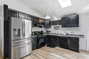 25 Oakridge Ct, Warwick, RI 02886 - Photo 4