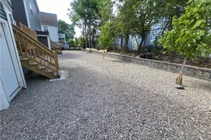 729 Potters Ave, Providence, RI 02907 - Photo 6
