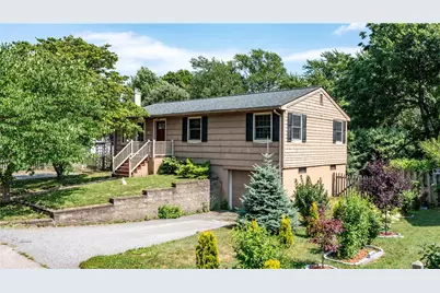 41 Mount View Avenue, North Kingstown, RI 02852 - Photo 2