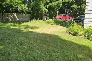 8 Snells Ct, West Warwick, RI 02893 - Photo 4