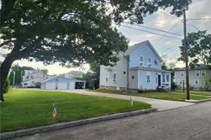 109 Cleveland St, Woonsocket, RI 02895 - Photo 12
