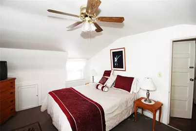 563 Aquidneck Avenue, Middletown, RI 02842 - Photo 10