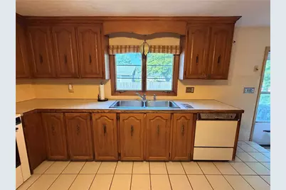 565 Mount Pleasant Avenue, Providence, RI 02908 - Photo 12