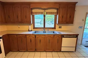 565 Mt Pleasant Ave, Providence, RI 02908 - Photo 12