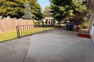 565 Mt Pleasant Ave, Providence, RI 02908 - Photo 34
