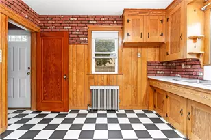 30 Iona St, Providence, RI 02908 - Photo 10