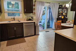 154 Bear Hill Rd, Cumberland, RI 02864 - Photo 4