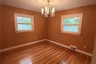 105 Burgess Ave, Pawtucket, RI 02861 - Photo 6