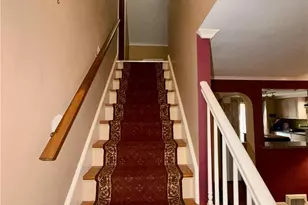 105 Burgess Ave, Pawtucket, RI 02861 - Photo 10