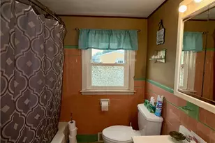 105 Burgess Ave, Pawtucket, RI 02861 - Photo 8