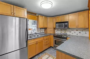 10 Ellis Rd, North Kingstown, RI 02852 - Photo 10