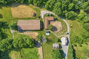 32 Equestrian Wy, Cranston, RI 02921 - Photo 2