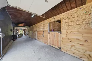 32 Equestrian Wy, Cranston, RI 02921 - Photo 40