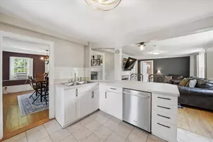 32 Equestrian Wy, Cranston, RI 02921 - Photo 12