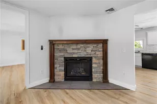 37 Gerald St, Warwick, RI 02886 - Photo 10