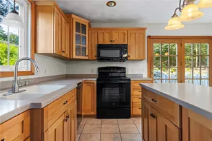 1524 Round Top Rd, Burrillville, RI 02830 - Photo 16
