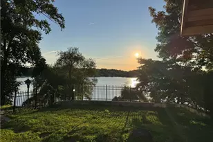157 Betsey Williams Dr, Warwick, RI 02889 - Photo 2