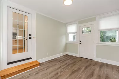 8 Barnes Street, Smithfield, RI 02828 - Photo 4