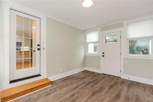 8 Barnes St, Smithfield, RI 02828 - Photo 4