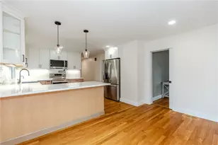 8 Barnes St, Smithfield, RI 02828 - Photo 10