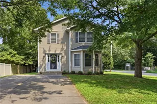 2 Lafayette Dr, Bristol, RI 02809 - Photo 1