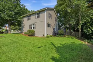 2 Lafayette Dr, Bristol, RI 02809 - Photo 30
