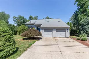 8 Ashley Dr, Lincoln, RI 02865 - Photo 1