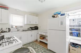 169 10th St, Providence, RI 02906 - Photo 16