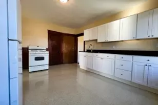 61 Rutland St, Woonsocket, RI 02895 - Photo 2