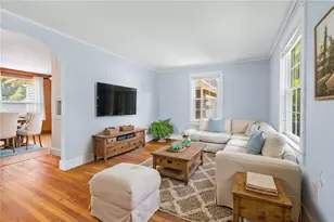 24 Magnolia St, Warwick, RI 02889 - Photo 10