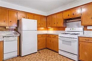 24 Magnolia St, Warwick, RI 02889 - Photo 20