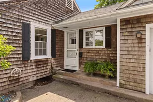 24 Magnolia St, Warwick, RI 02889 - Photo 6