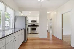 110 Mt Pleasant Ave, Providence, RI 02906 - Photo 12