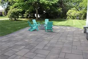 140 Maple Ave, Middletown, RI 02842 - Photo 6