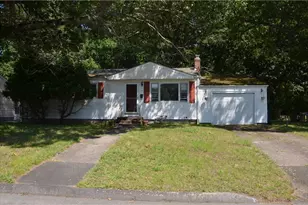 70 Griffin Dr, Warwick, RI 02886 - Photo 2