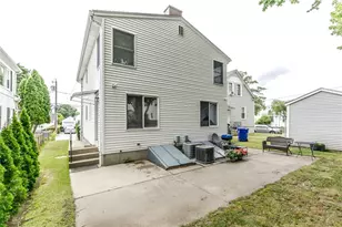53 Hazael St, Providence, RI 02908 - Photo 4