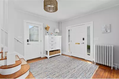 46 Esplanade, Middletown, RI 02842 - Photo 4